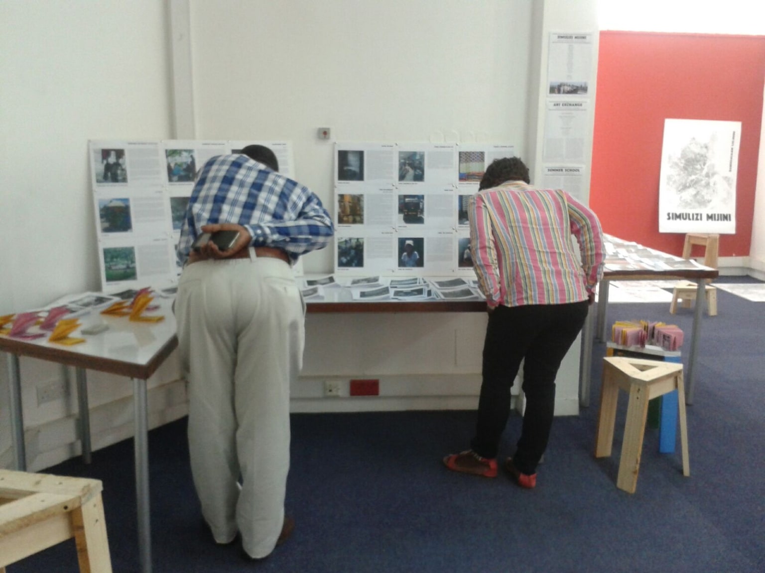 Over forty stories depicting urban life in Dar were displayed. For three weeks in March, students from Ardhi University and TU Berlin collected interviews, mental maps and data about the residents' perception of the city's history. The chosen means of communication was the form of stories, to make them as accessible and inclusive as possible and transcend "experts only" debates.